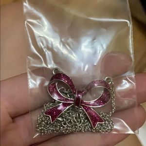 Bow necklace